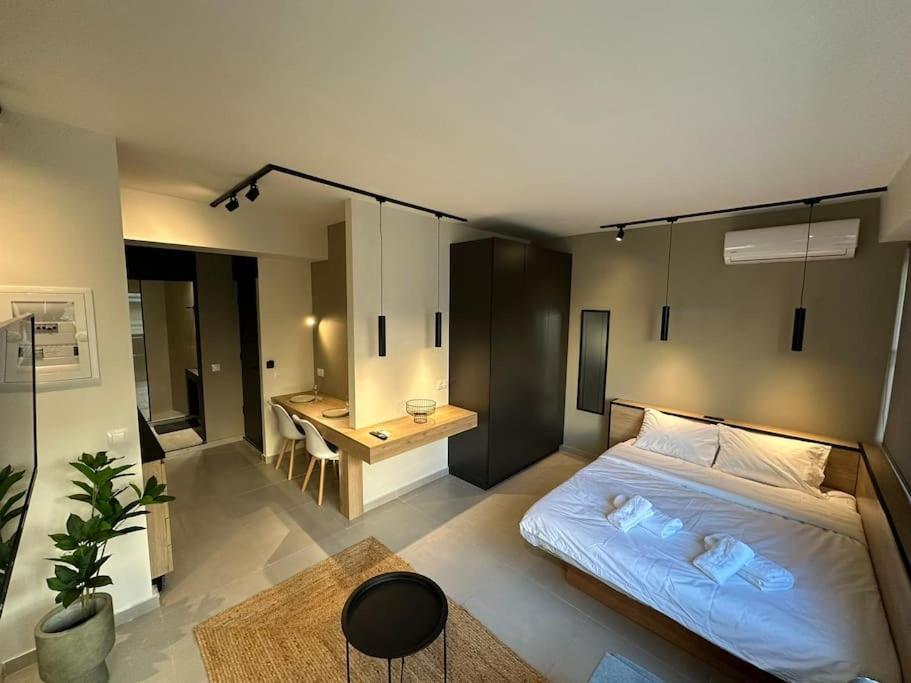 Downtown Living 2 *